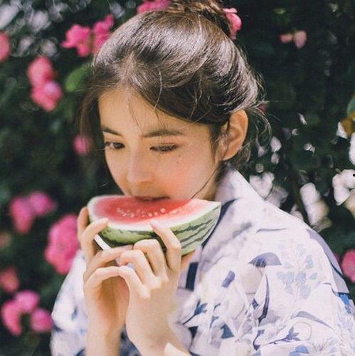 网红明星吃瓜头像男生,男生视角下的娱乐圈风云